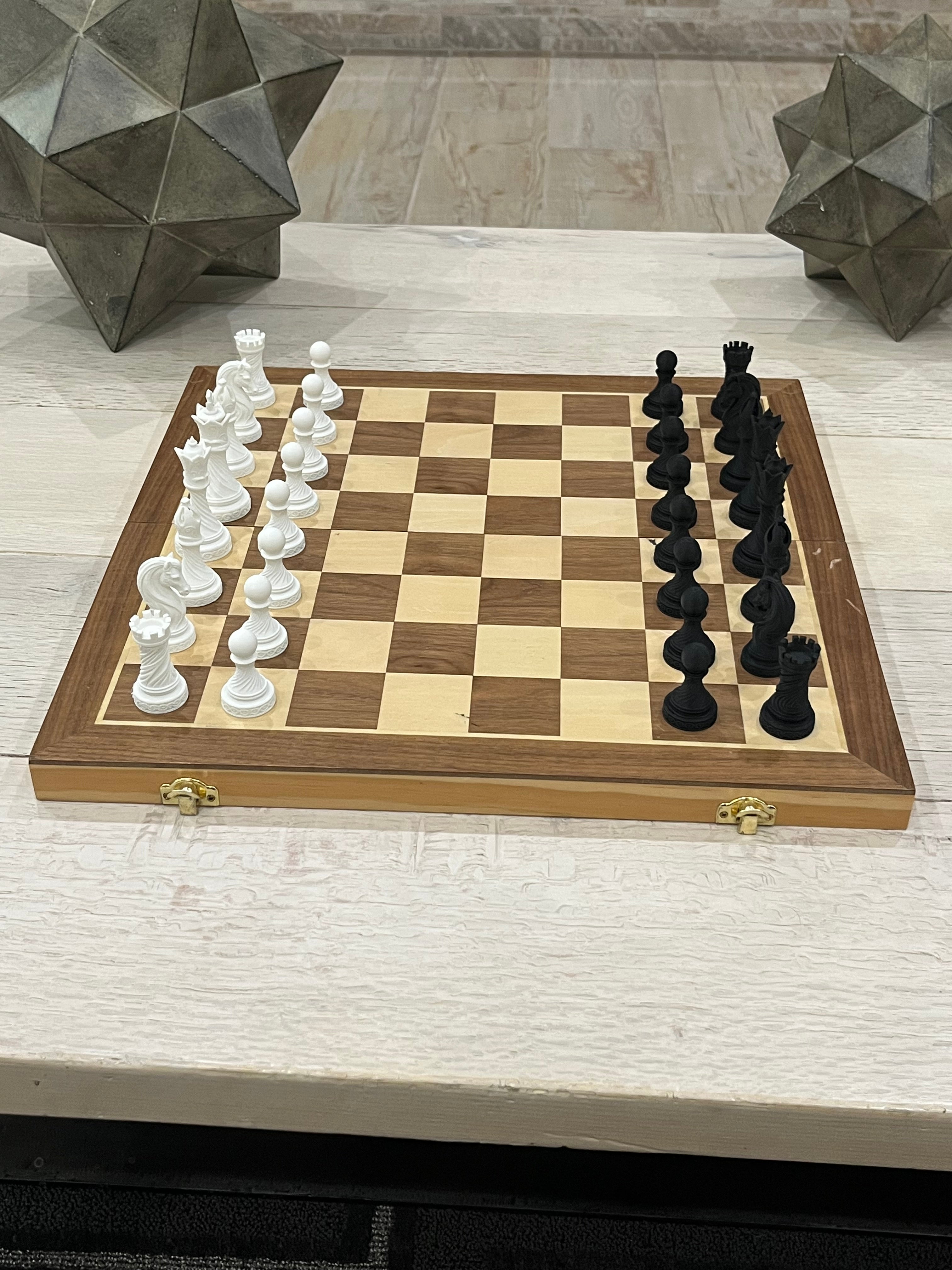Aurora Chess Set
